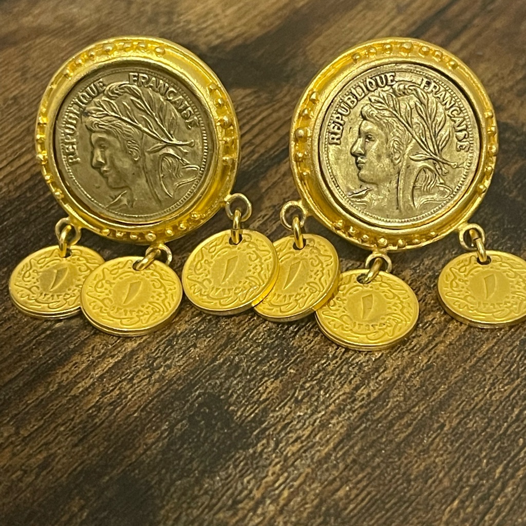 Rare Leslie Block Vintage French Coin Clip-In Earrings. Matt Gold, 1980s Circa.